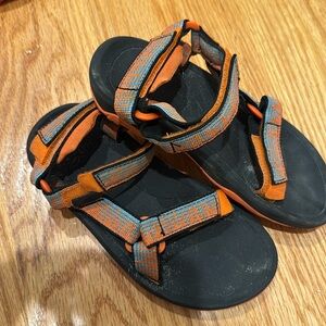Teva Hurricane